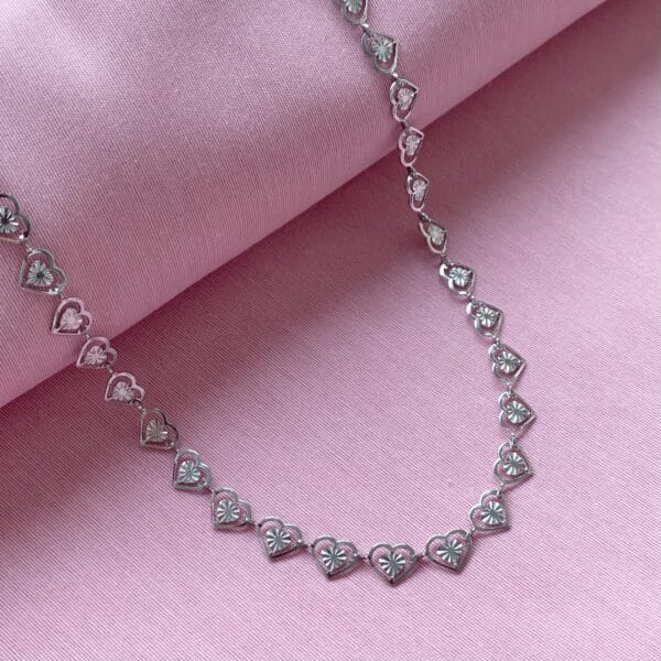 ''Hollow Heart'' ketting