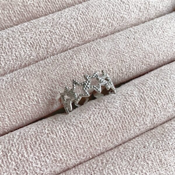 ''Star to Star'' ring
